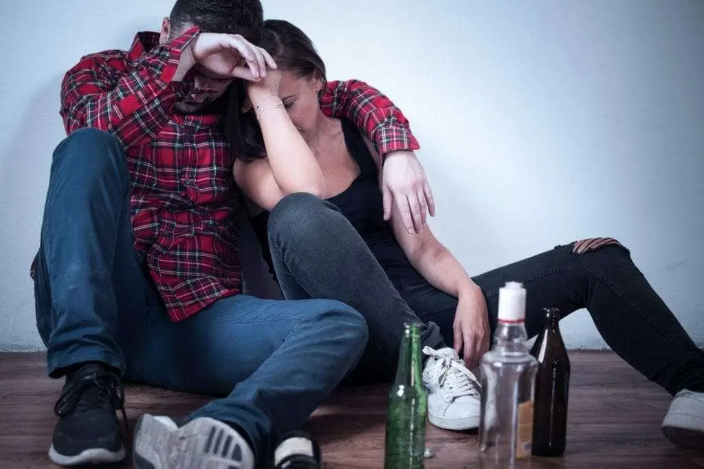 Featured image for What is the difference between binge drinking and chronic drinking?