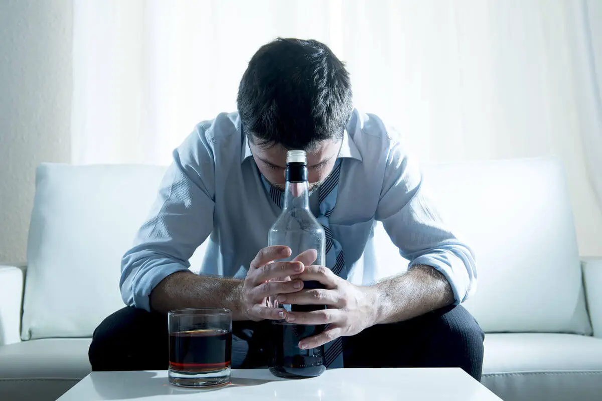 Alcohol Use Disorder: Symptoms, Causes & Treatment 4 Alcohol Use Disorder Symptoms