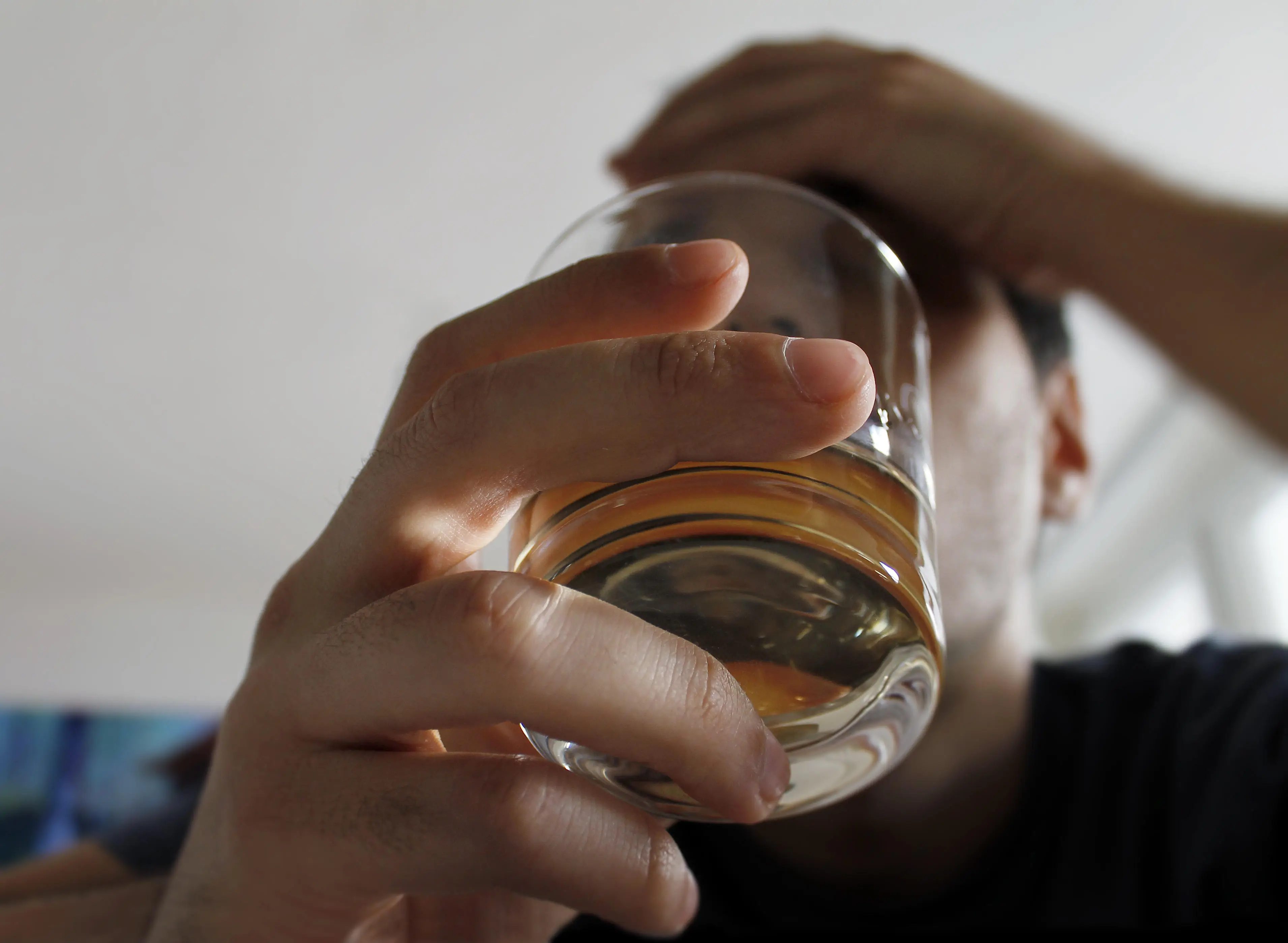 Alcohol Abuse: Causes, Risks & Signs 2 Signs of Alcohol Abuse